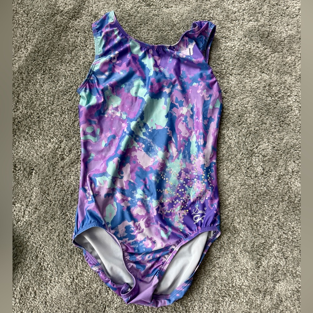 GK / Suni Lee Colorful Abstract Print Leotard